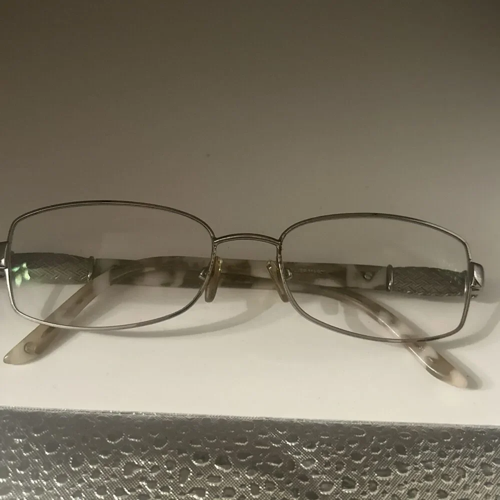 Valerie Spencer Off-White/Translucent Tortoise Shell w/Silver Basketweave Frames